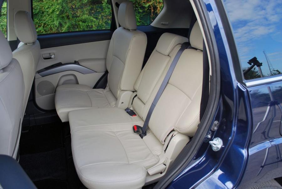  Mitsubishi Outlander GT 2013 года  (фото 22 из 30)